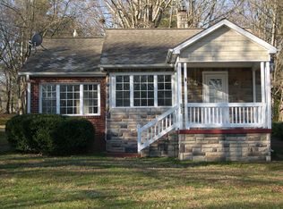 212 S Cliffdale Dr, Winston Salem, NC 27104