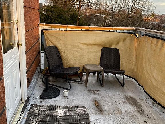 5th image of 253 W Hansberry St #2F