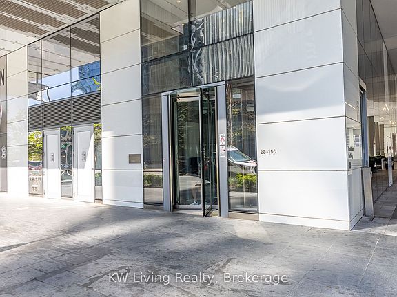 3rd image of 88 Harbour St #1010