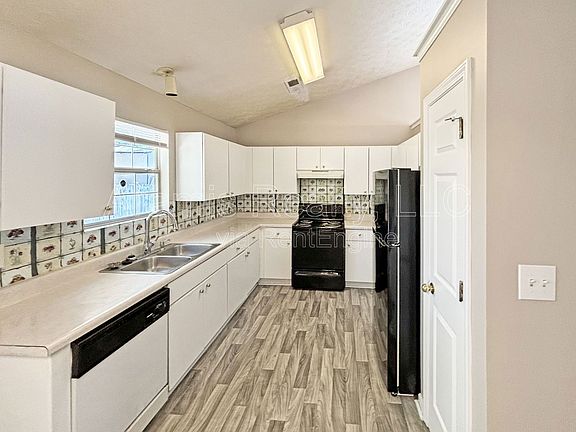 3rd image of 5820 Wellborn Oaks Ct