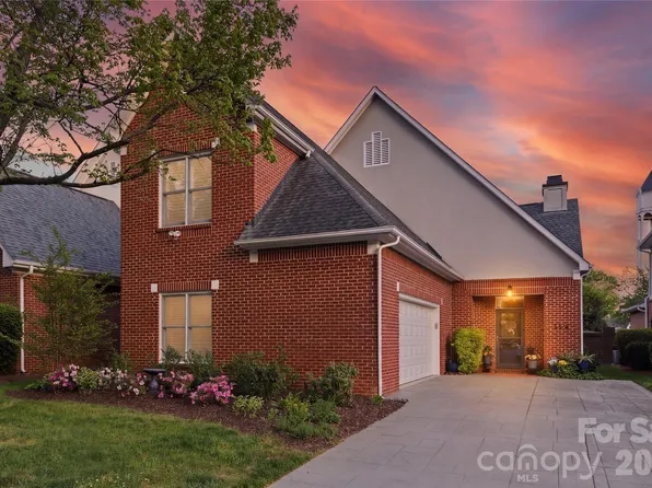 4118 Sharon Commons Ln, Charlotte, NC 28210