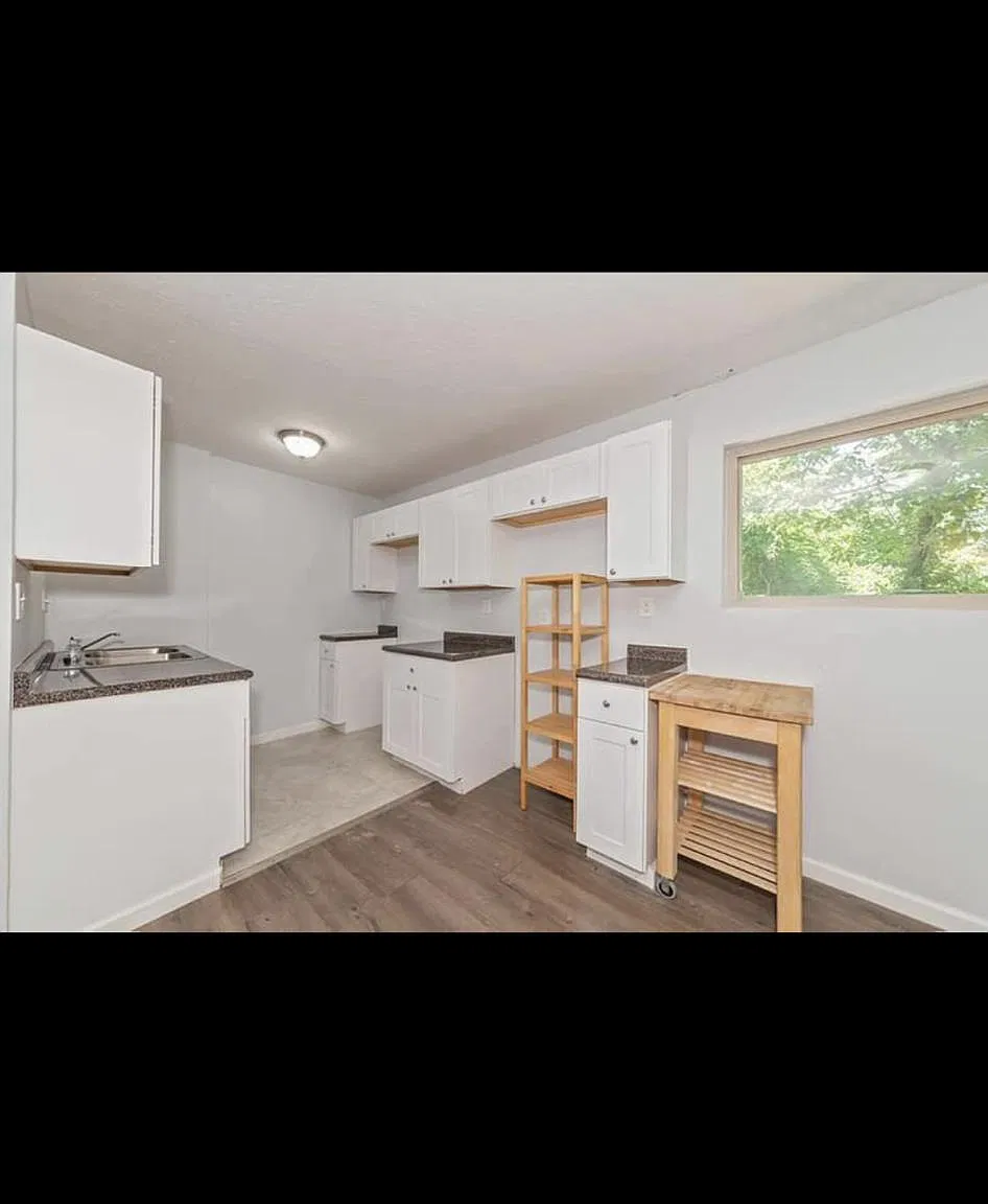 3 bed, 1.5 bath, 970 sqft, $1,600 — Photo 1