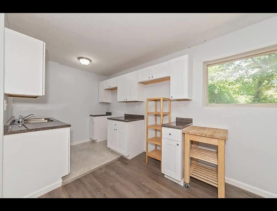1st image of 851 Glenwood Ave APT 4