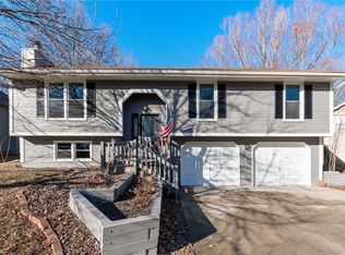 12 NW 102nd St, Kansas City, MO 64155