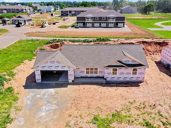 3rd image of 542 Riverview Dr