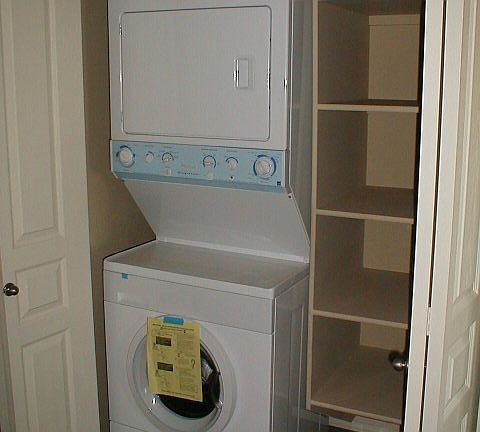5th image of 1117 E 8th St Unit A1003