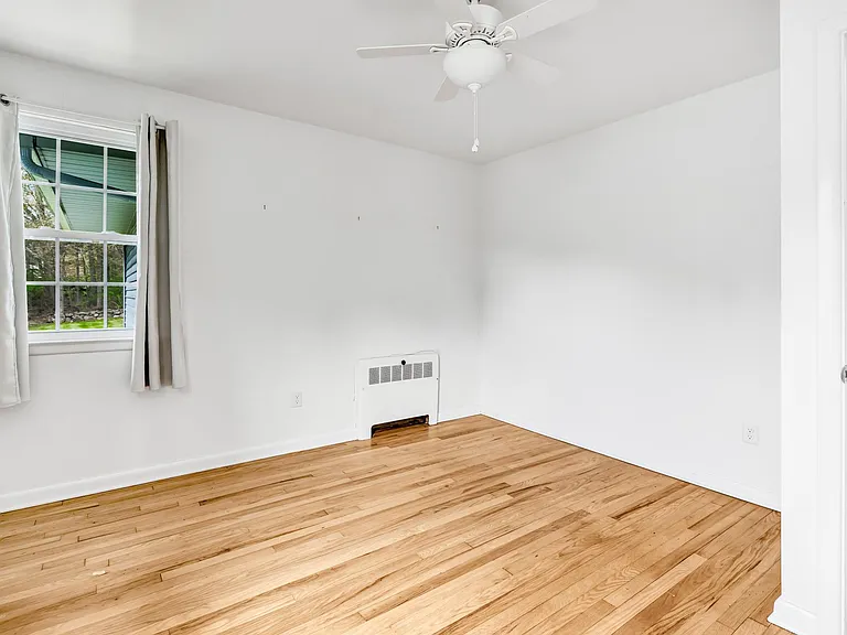 46 Waller Rd — Photo 23