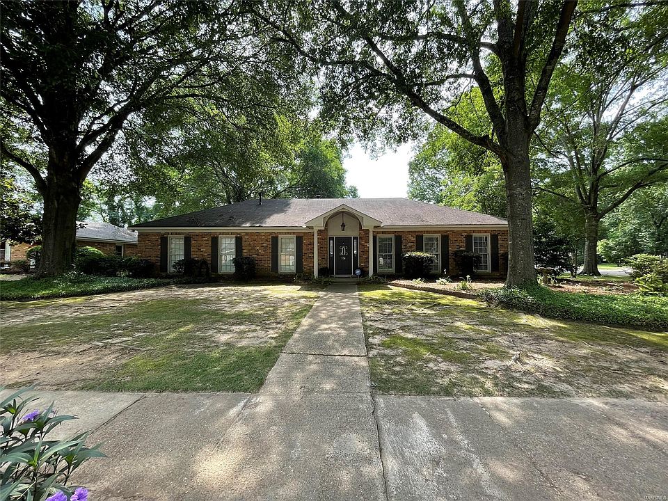 1st image of 558 Chatsworth Dr