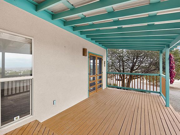 5th image of 16 Abajo Ct