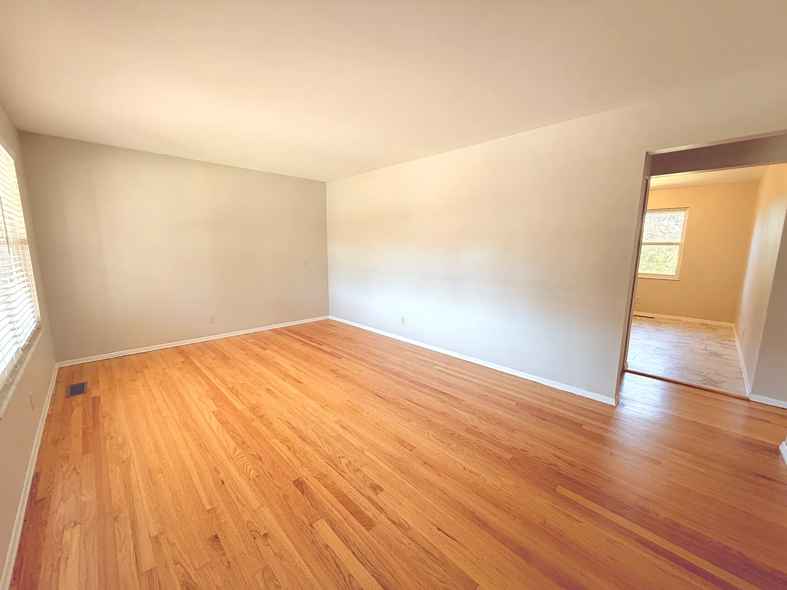 3 bed, 1131 sqft, $2,275 — Photo 3