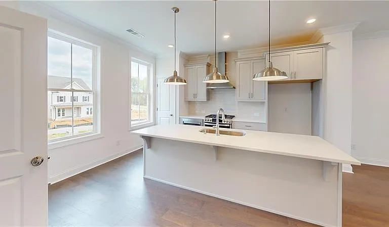 141 Basil St — Photo 6