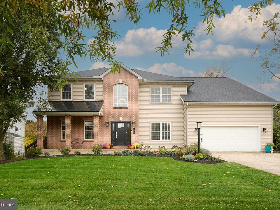 1st image of 100 Lois Ln