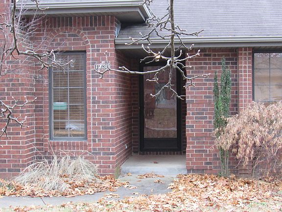3rd image of 1230 W Bradley St