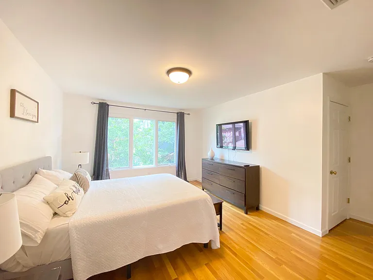 118B Temple Ter #B — Photo 13