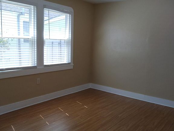 4th image of 824 Avenue A
