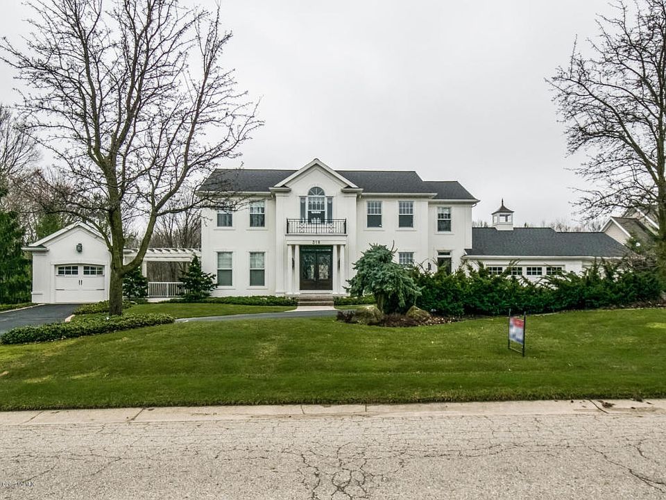 1st image of 318 Stonehenge Dr SW
