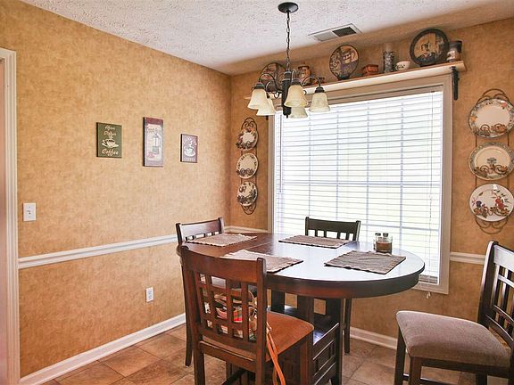 5th image of 250 Willow Branch Dr