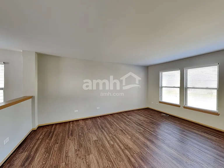 3226 Kenilworth Ln — Photo 7