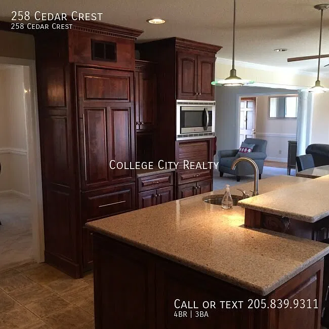 258 Cedar Crest — Photo 2