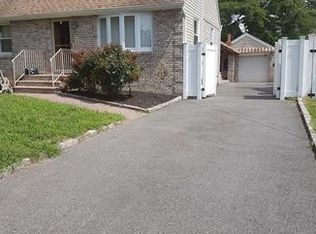 118 Cornell St, Avenel, NJ 07001