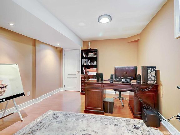 4th image of 45 Farnham Dr