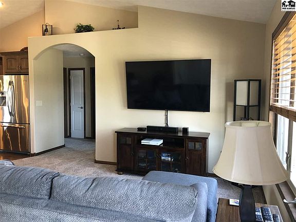 4th image of 709 W 32nd Ave