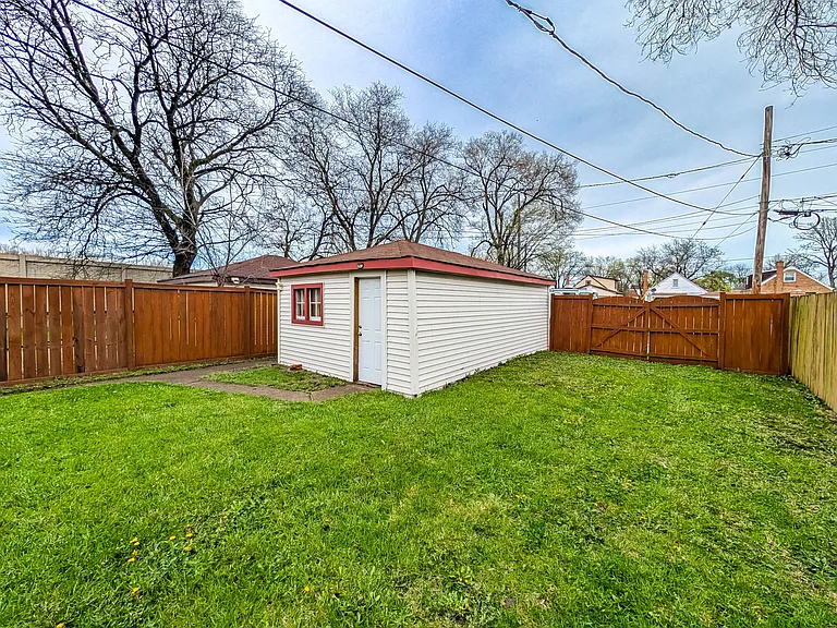 631 Balmoral Ave — Photo 12