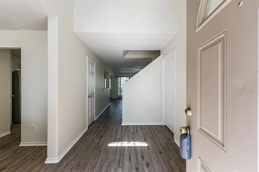 4 bed, 2.5 bath, 2119 sqft, $2,250 — Photo 3
