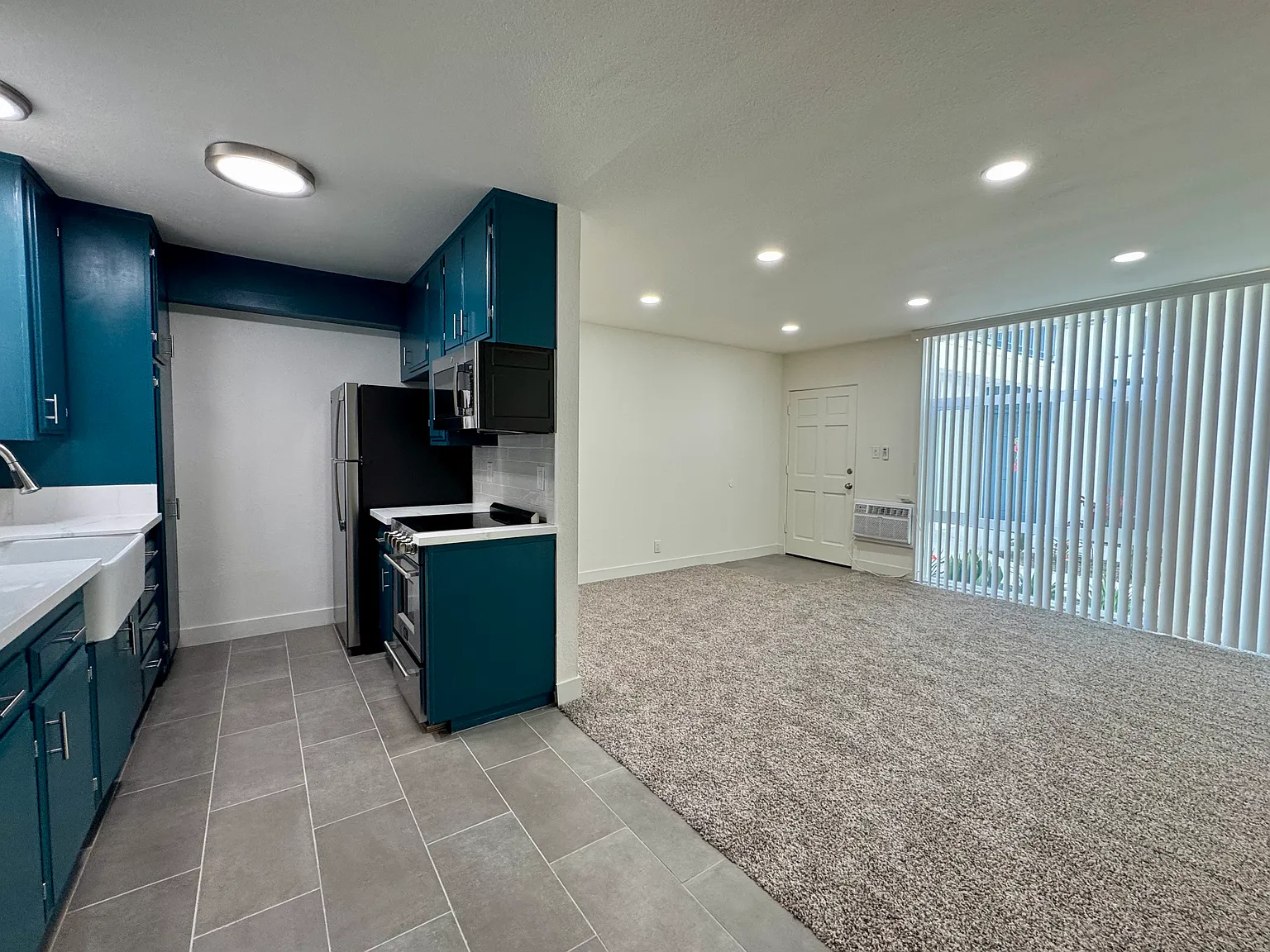 1 bed, $2,320 — Photo 4