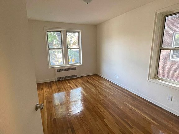 3rd image of 9216 Whitney Ave APT 103