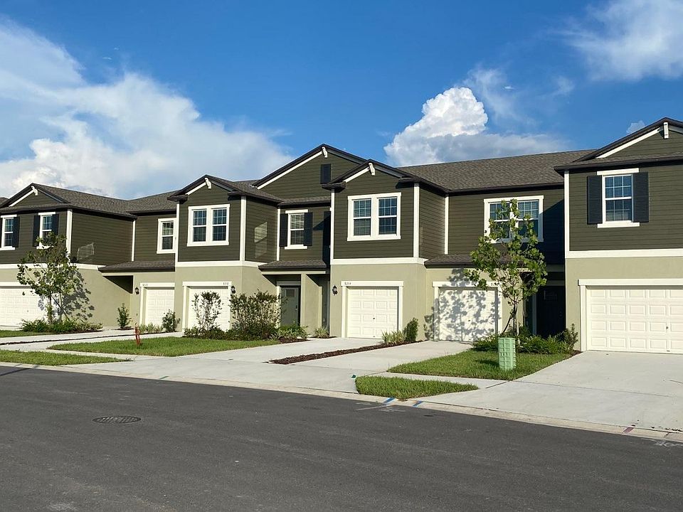 2nd image of 32573 Thorncastle Dr