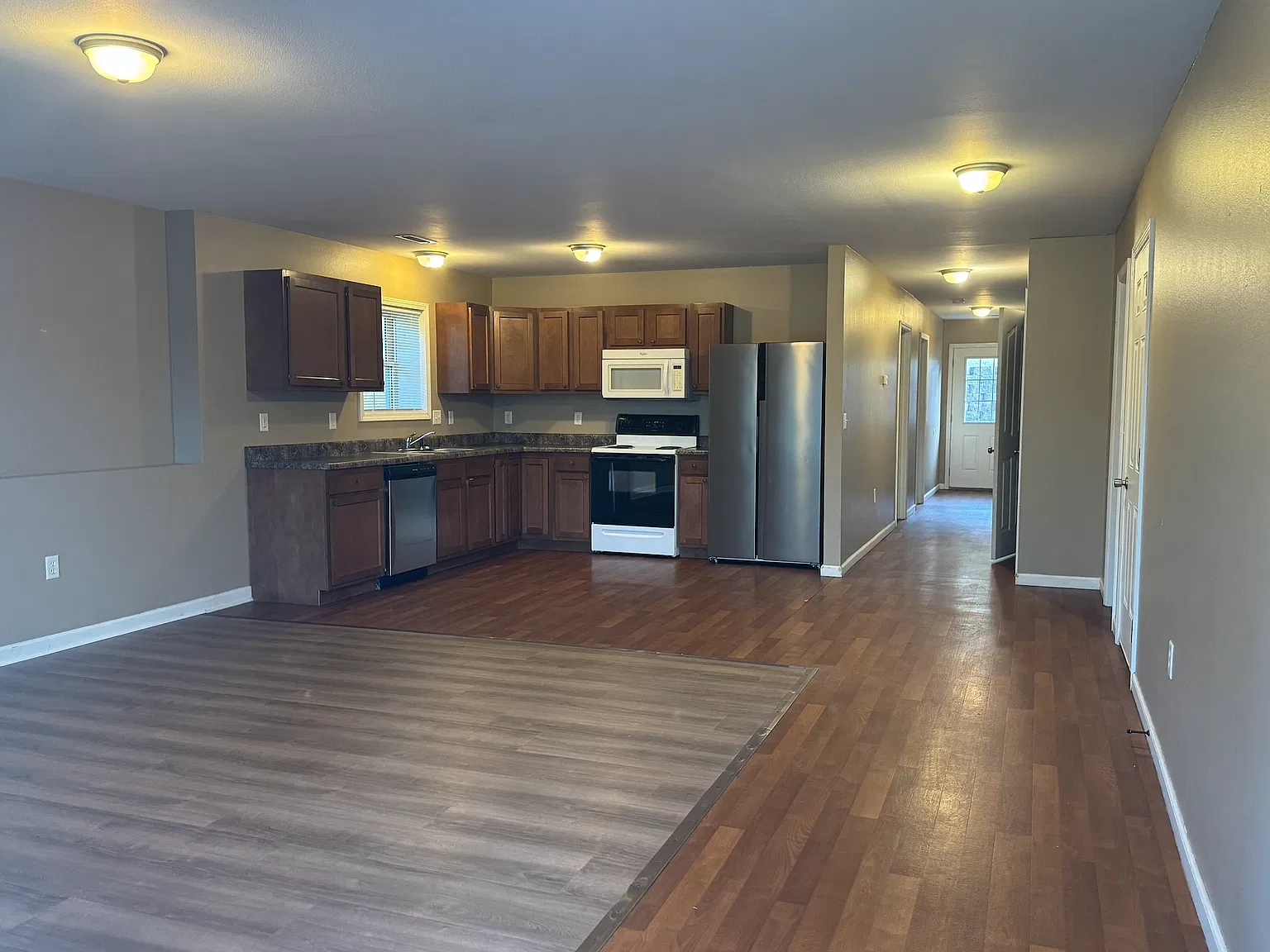 3 bed, 1300 sqft, $1,250 — Photo 2