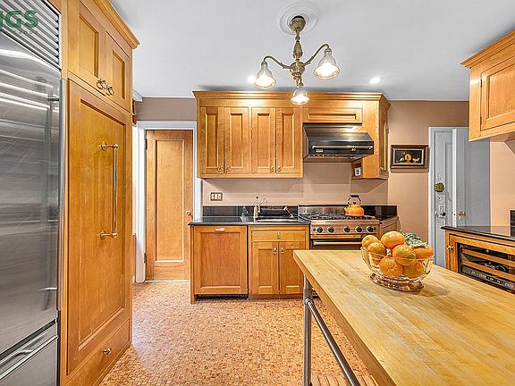3rd image of 41 W 82nd St APT 7D