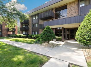 1422 Woodbridge Rd APT 1E, Joliet, IL 60436