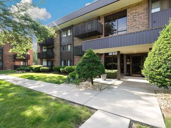 1422 Woodbridge Rd APT 1E, Joliet, IL 60436