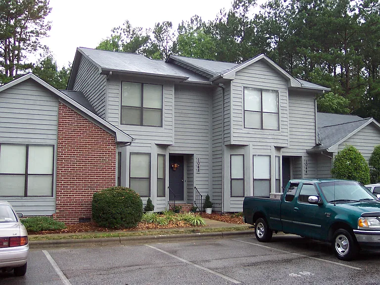 1009 Hempstede Dr — Photo 7