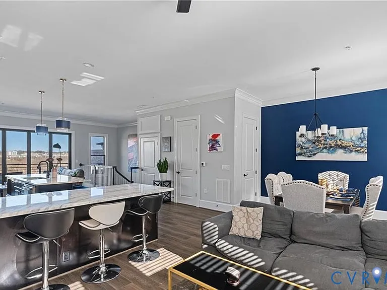 444 W 6th St — Photo 10