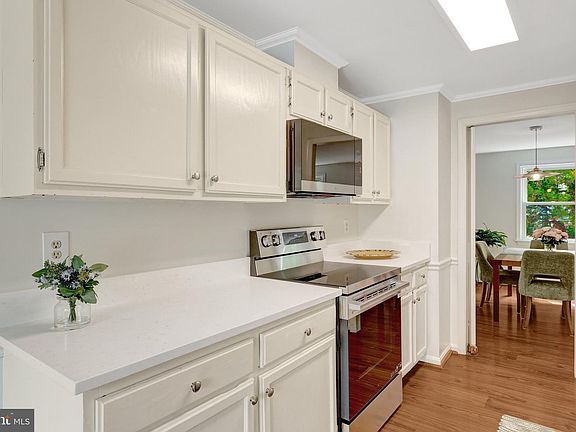 4th image of 2960 Oakleigh Ln