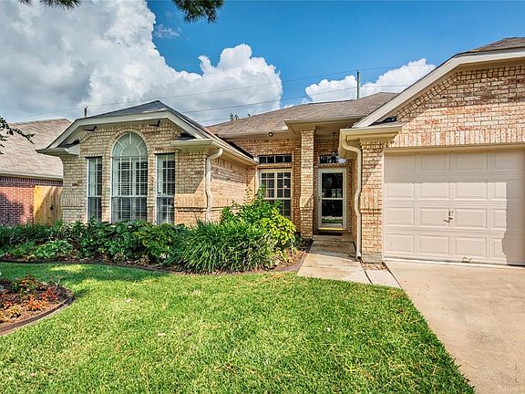 3rd image of 18722 Appletree Hill Ln