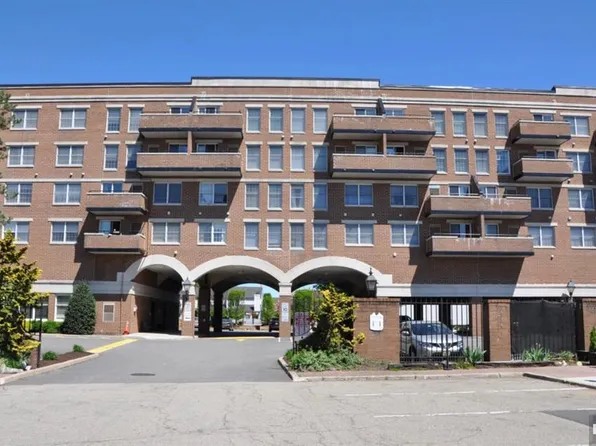 3 Iron Forge Sq #3, Pompton Lakes, NJ 07442