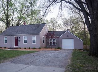 7717 W 64th St, Overland Park, KS 66202