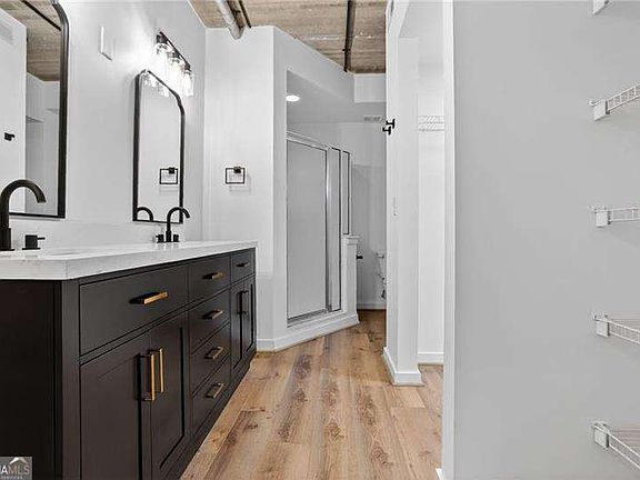 4th image of 800 Peachtree St NE APT 1020