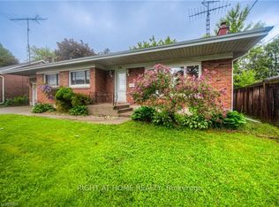 16 Rowanwood Ave, Brantford, ON