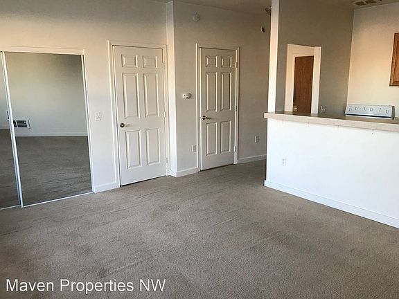 3rd image of 115 E Main St APT 4