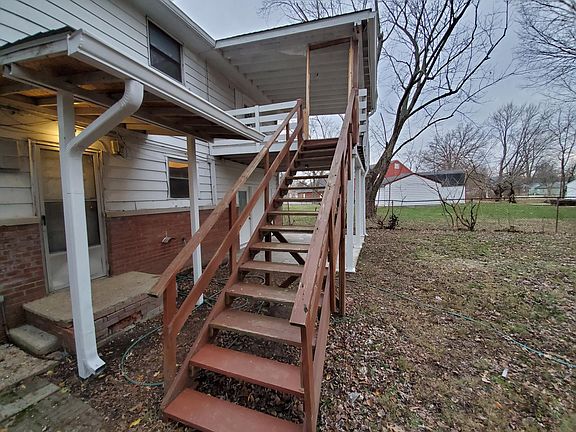 OUTSIDE STAIRS ONLY ACCESS TO THE UNIT