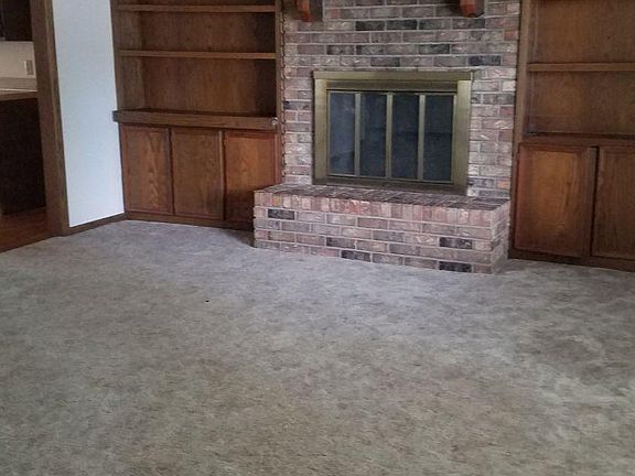 3rd image of 315 S Freeborn St