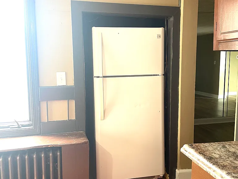221 Middle St — Photo 9
