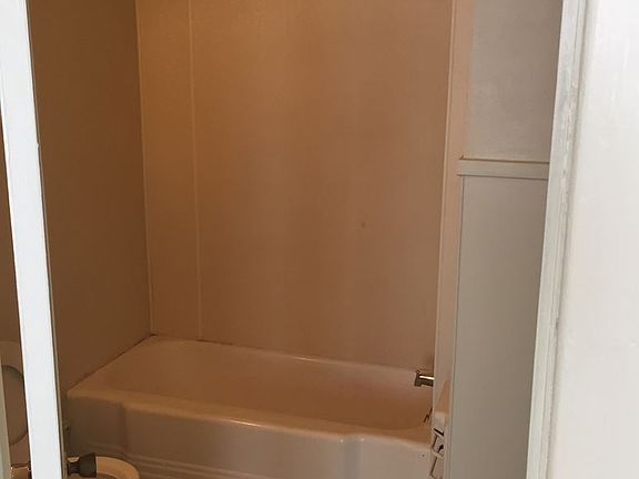 5th image of 415 Atkins Ave #B
