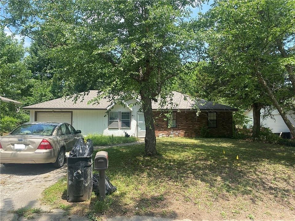2nd image of 9 SE 240th Rd