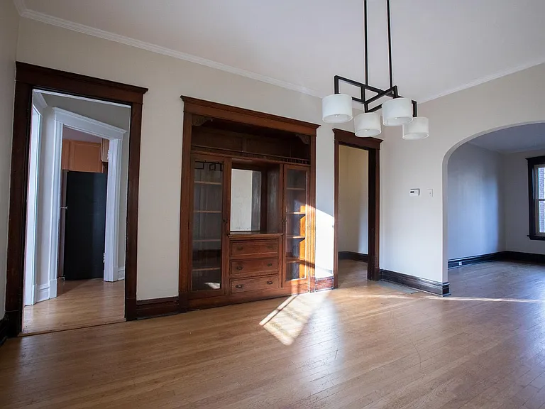 1409 W Belle Plaine Ave #1W — Photo 6